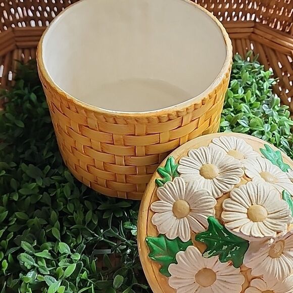 Vintage 70's Set Of 4 Daisy & Basket Weave Ceramic Canisters - Picture 11 of 16